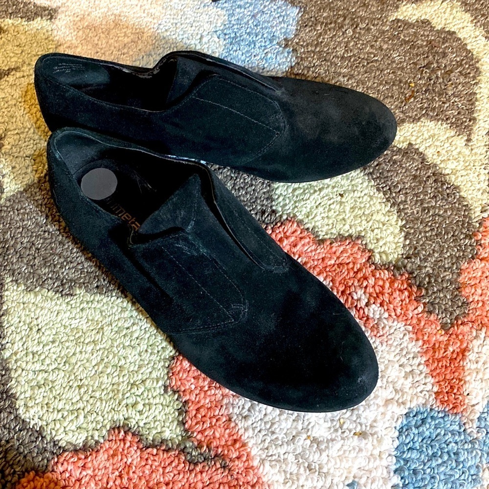 WOMEN’S BLACK SUEDE LOAFERS FLATS SLIP ONS - GUNMETAL BRAND 7 1/2 GUC